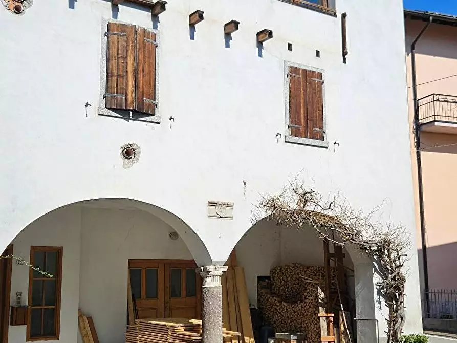 Immagine 1 di Casa semindipendente in vendita  in via 4 Novembre a Storo