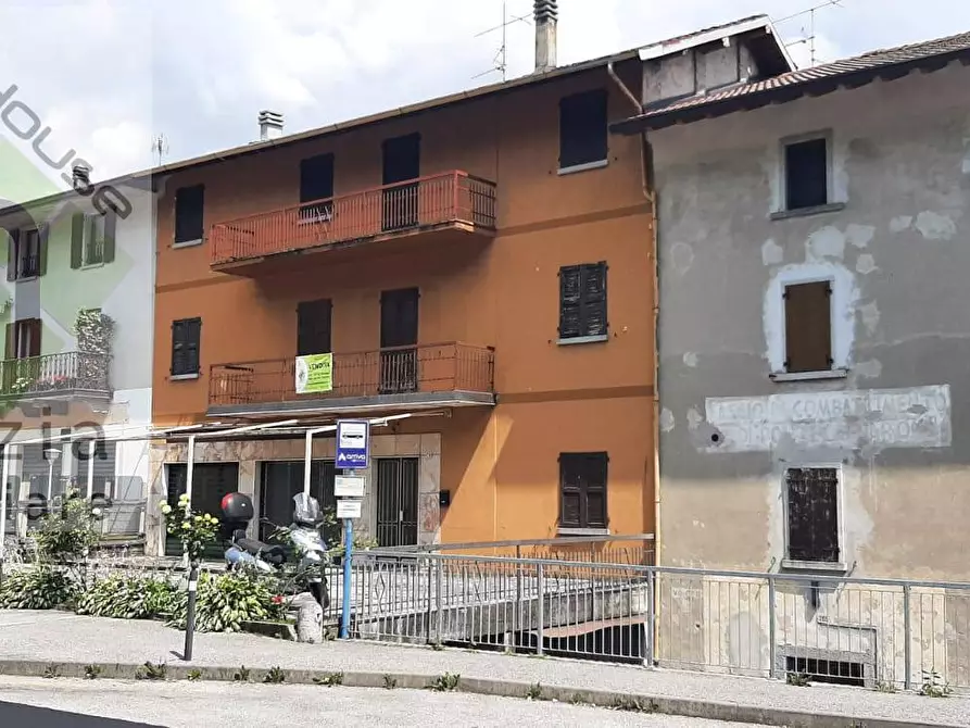 Immagine 1 di Casa semindipendente in vendita  in via Caduti 210 a Bagolino