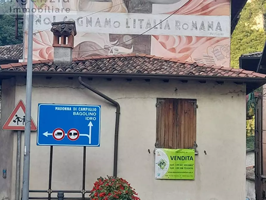 Immagine 1 di Box auto in vendita  in via Nazionale snc a Anfo