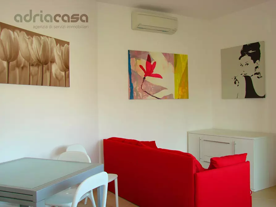 Immagine 3 di Appartamento in vendita  in via vittorio veneto a Gabicce Mare