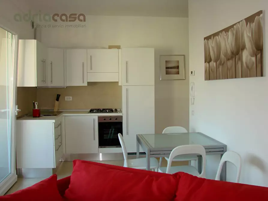 Immagine 4 di Appartamento in vendita  in via vittorio veneto a Gabicce Mare