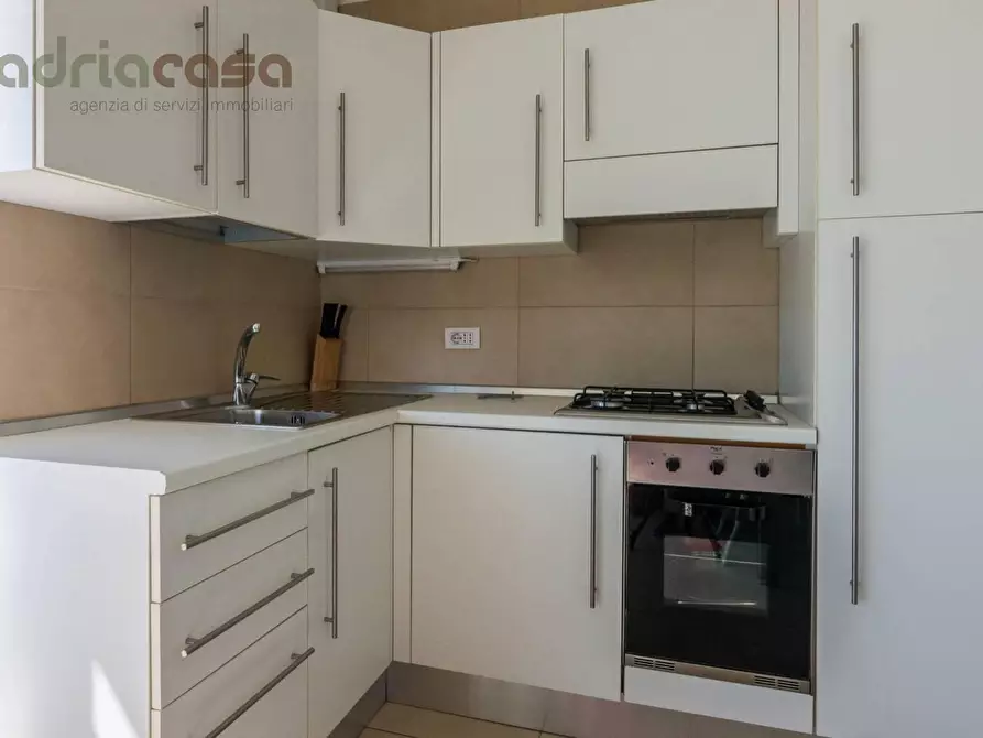 Immagine 6 di Appartamento in vendita  in via vittorio veneto a Gabicce Mare