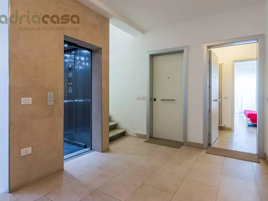 Immagine 13 di Appartamento in vendita  in via vittorio veneto a Gabicce Mare