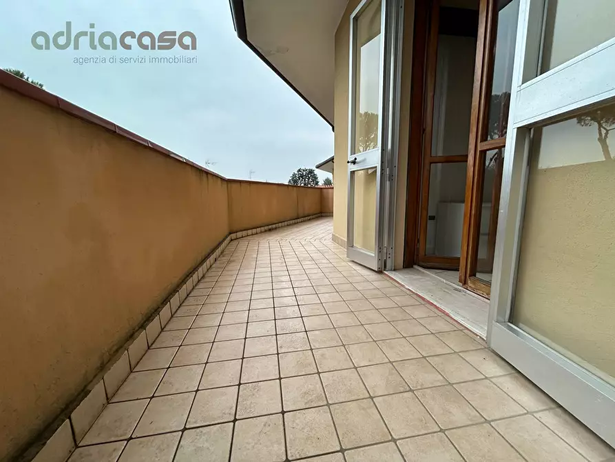 Immagine 12 di Appartamento in vendita  in Viale Po' a Riccione