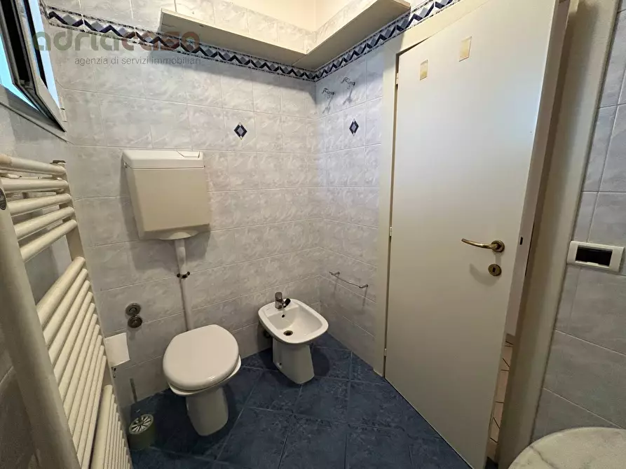 Immagine 17 di Appartamento in vendita  in Viale Po' a Riccione