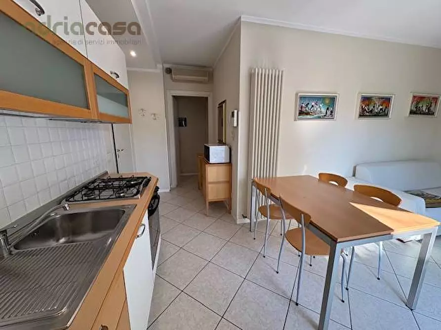 Immagine 5 di Appartamento in vendita  in via trento trieste a Riccione