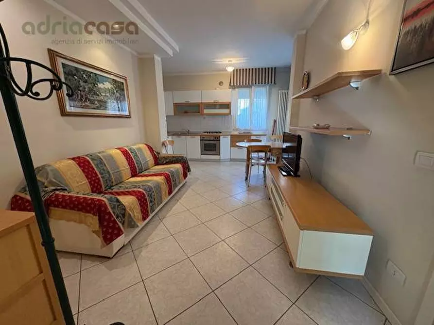 Immagine 1 di Appartamento in vendita  in viale trento trieste a Riccione