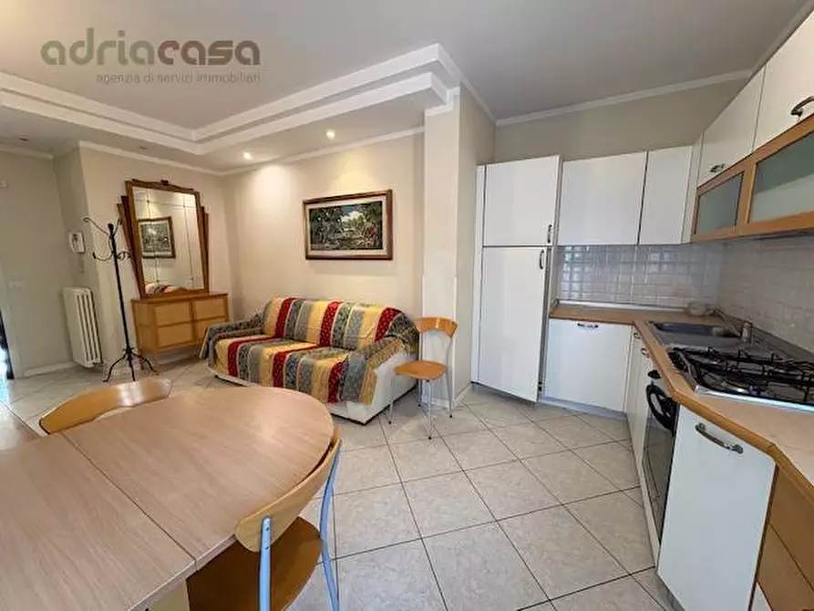 Immagine 3 di Appartamento in vendita  in viale trento trieste a Riccione