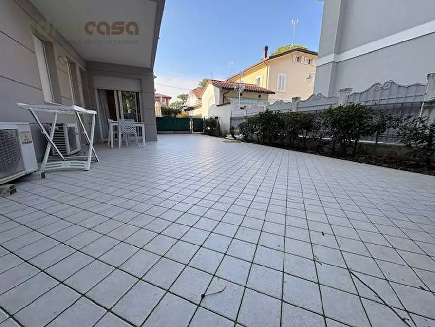 Immagine 7 di Appartamento in vendita  in viale trento trieste a Riccione