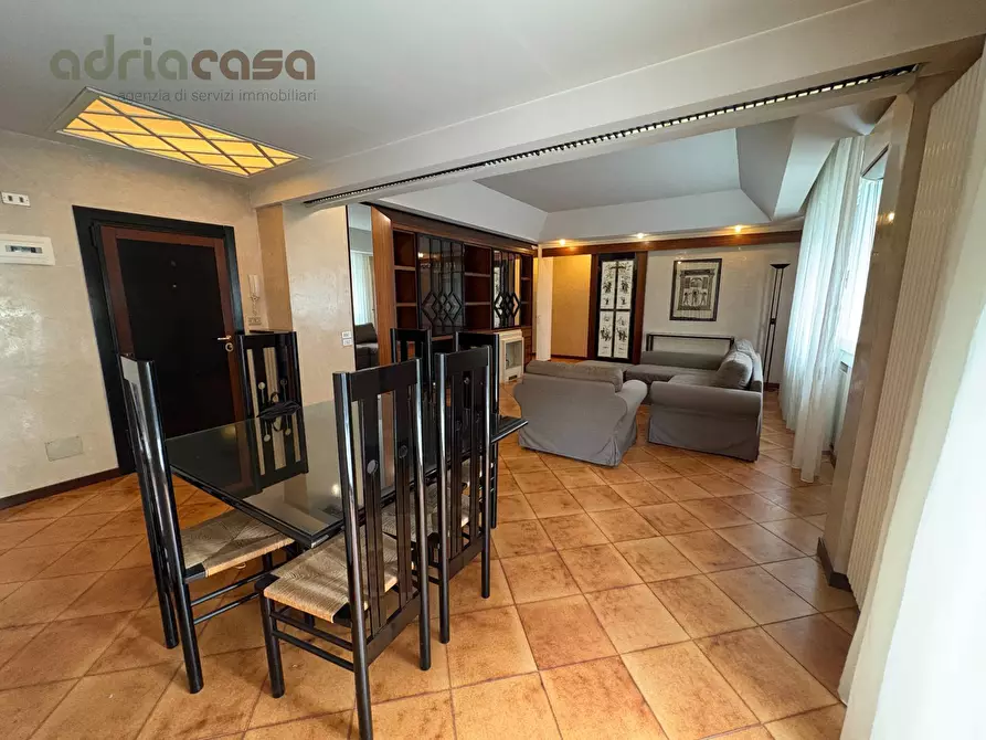 Immagine 2 di Appartamento in vendita  in viale ceccarini a Riccione