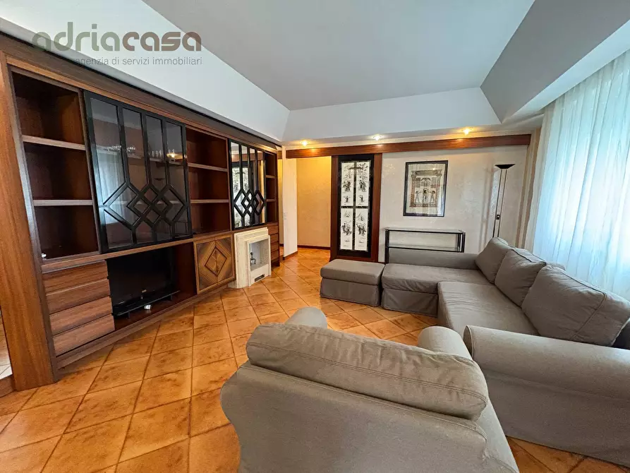 Immagine 3 di Appartamento in vendita  in viale ceccarini a Riccione