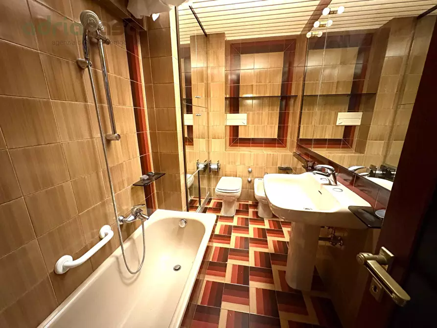 Immagine 14 di Appartamento in vendita  in viale ceccarini a Riccione