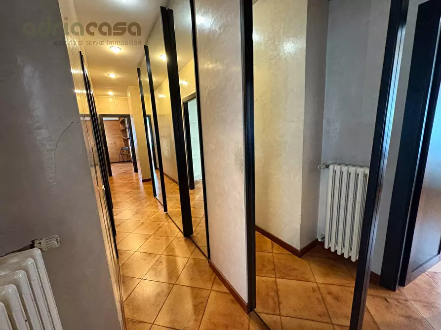 Immagine 17 di Appartamento in vendita  in viale ceccarini a Riccione
