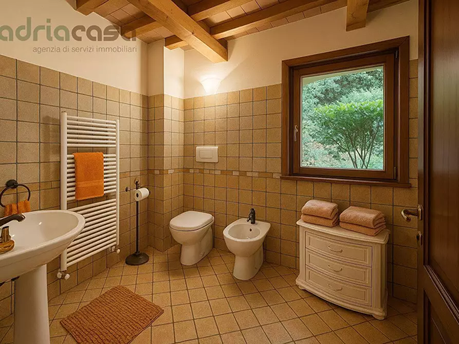 Immagine 18 di Appartamento in vendita  in via vallugola a Gabicce Mare