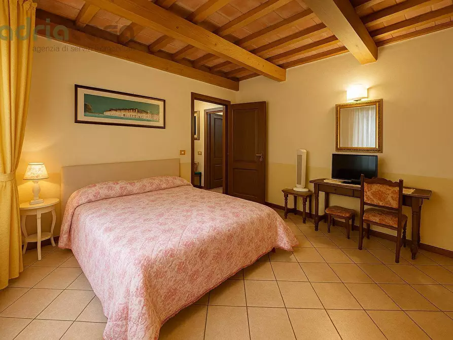 Immagine 16 di Appartamento in vendita  in via vallugola a Gabicce Mare