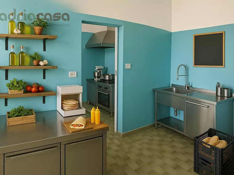 Immagine 3 di Locale commerciale in vendita  in via petrarca a Riccione