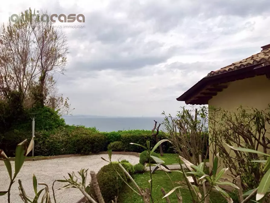 Immagine 5 di Appartamento in vendita  in via vallugola a Gabicce Mare