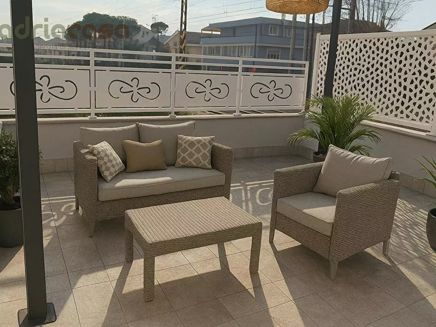 Immagine 4 di Appartamento in vendita  in via donizetti a Riccione