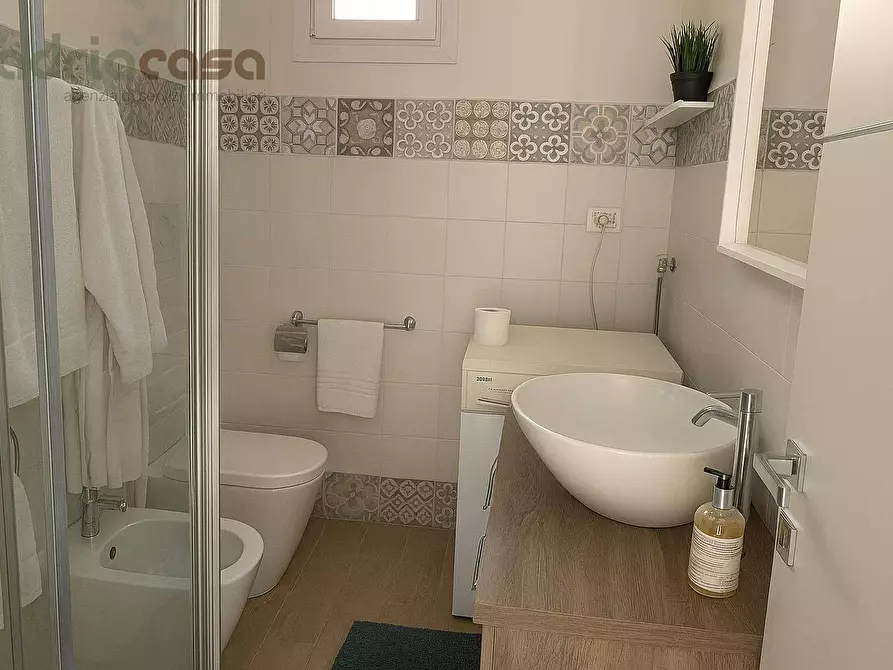 Immagine 7 di Appartamento in vendita  in via donizetti a Riccione