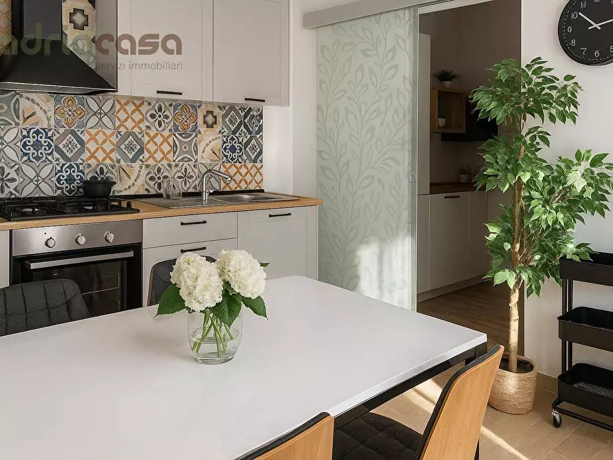 Immagine 2 di Appartamento in vendita  in via donizetti a Riccione