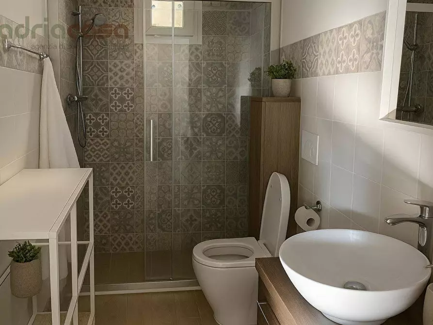 Immagine 8 di Appartamento in vendita  in via donizetti a Riccione