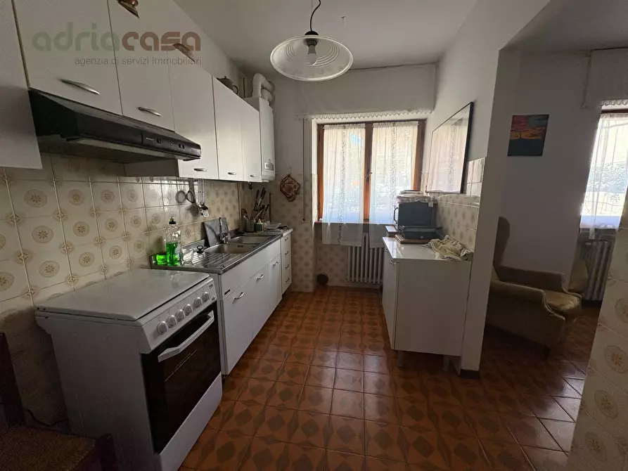 Immagine 4 di Villa in vendita  in via roma a Montecopiolo