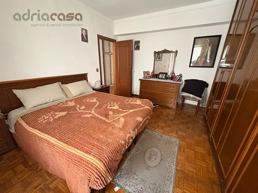 Immagine 6 di Villa in vendita  in via roma a Montecopiolo