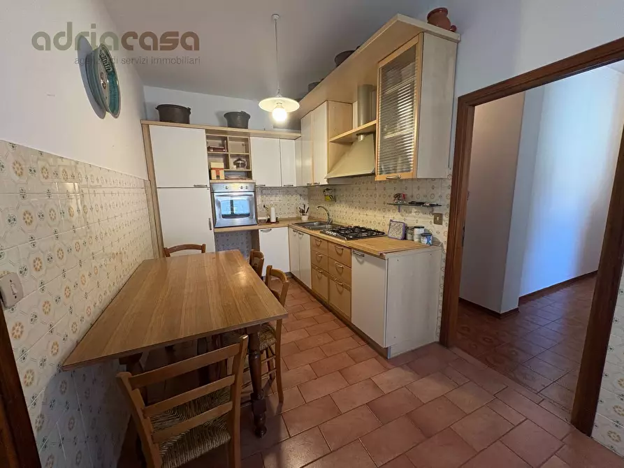 Immagine 10 di Villa in vendita  in via roma a Montecopiolo