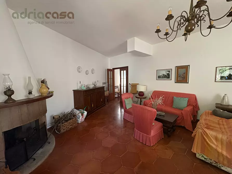 Immagine 12 di Villa in vendita  in via roma a Montecopiolo