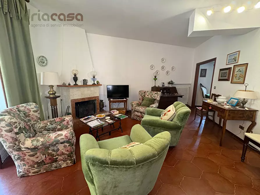 Immagine 14 di Villa in vendita  in via roma a Montecopiolo