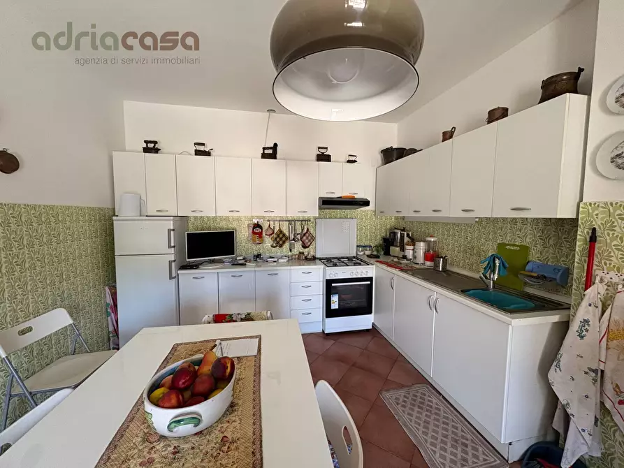 Immagine 17 di Villa in vendita  in via roma a Montecopiolo