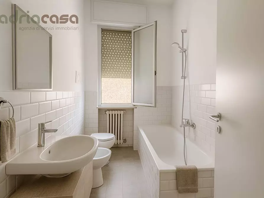 Immagine 7 di Appartamento in vendita  in Viale Gramsci a Misano Adriatico