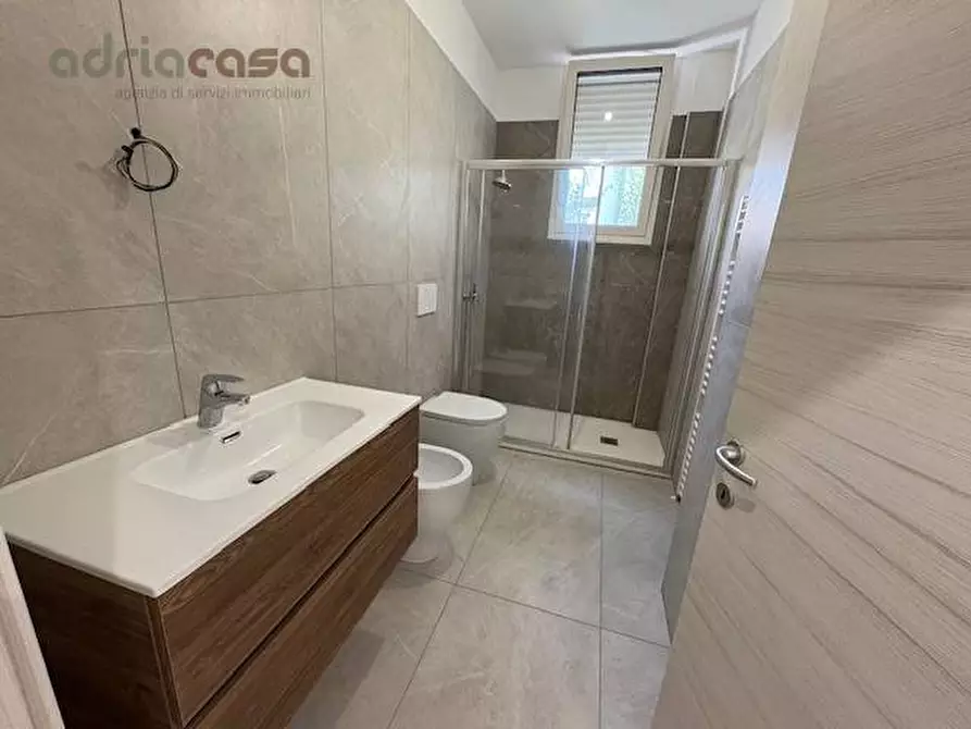 Immagine 7 di Appartamento in vendita  in Viale Malta a Riccione
