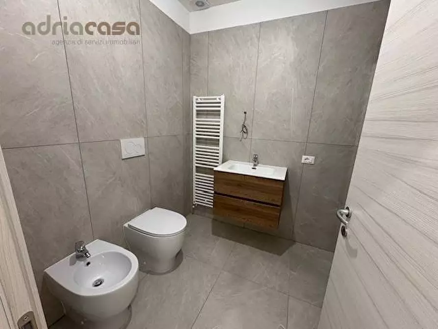 Immagine 8 di Appartamento in vendita  in Viale Malta a Riccione