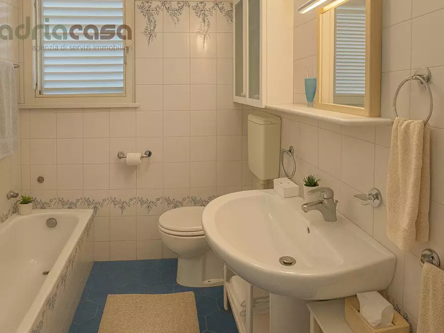 Immagine 7 di Appartamento in vendita  in Viale Dante Alighieri a Riccione