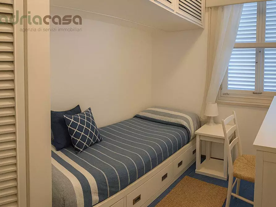 Immagine 10 di Appartamento in vendita  in Viale Dante Alighieri a Riccione