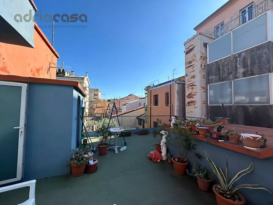 Immagine 2 di Locale commerciale in vendita  in Via Fiume a Cattolica