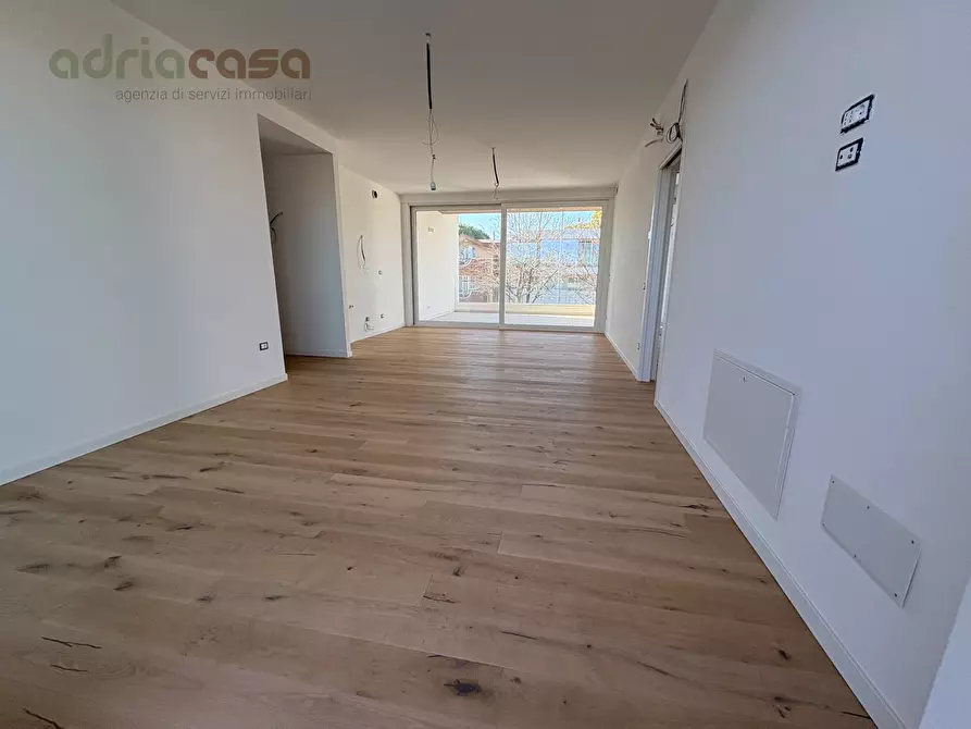 Immagine 8 di Appartamento in vendita  in Viale Emilia a Riccione