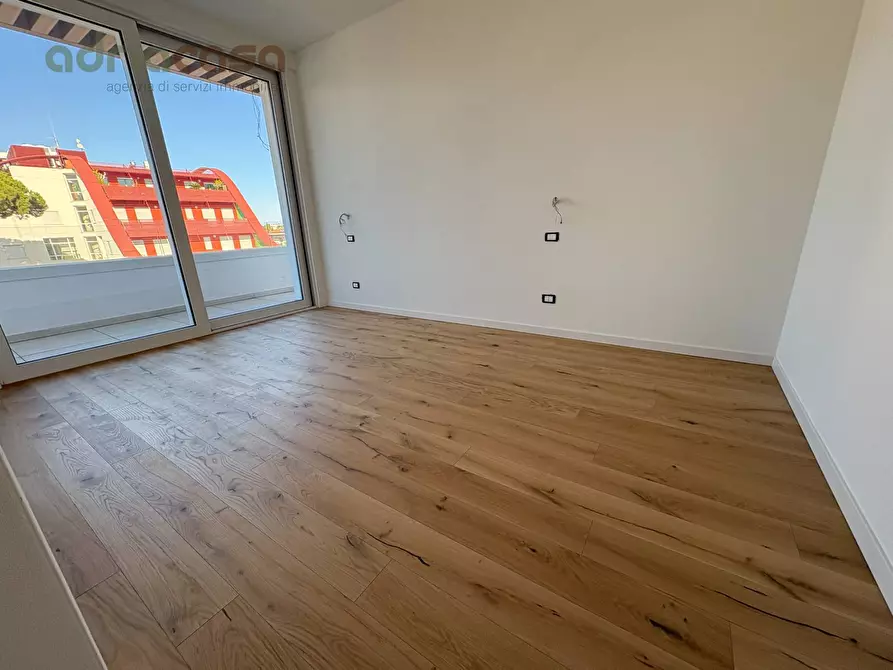 Immagine 13 di Appartamento in vendita  in Viale Emilia a Riccione