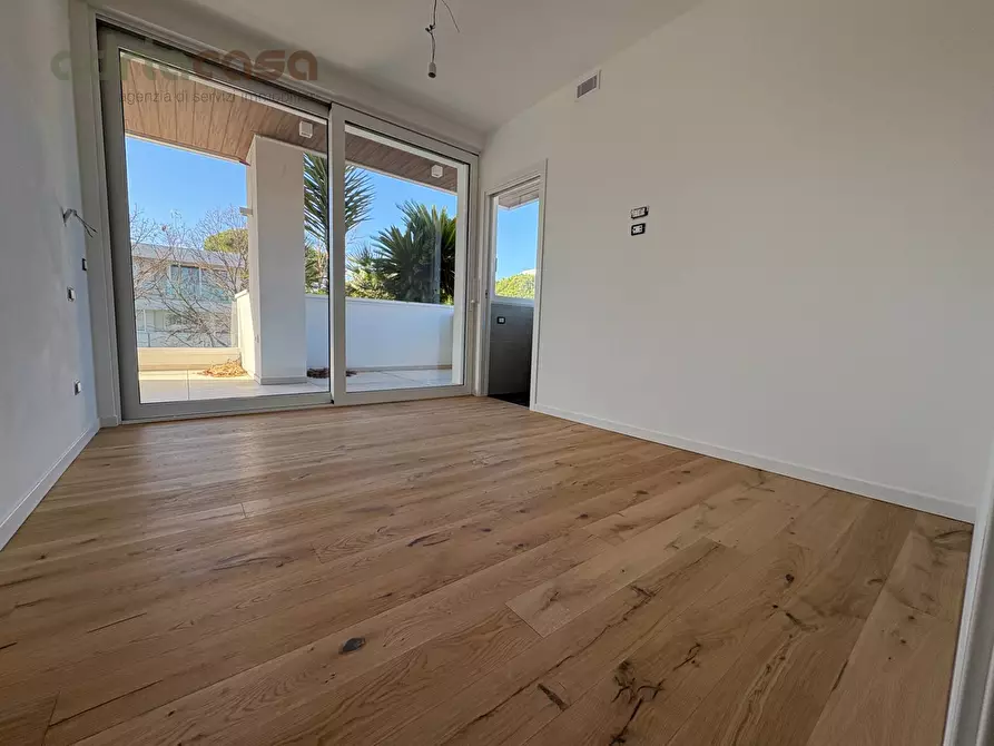 Immagine 12 di Appartamento in vendita  in Viale Emilia a Riccione