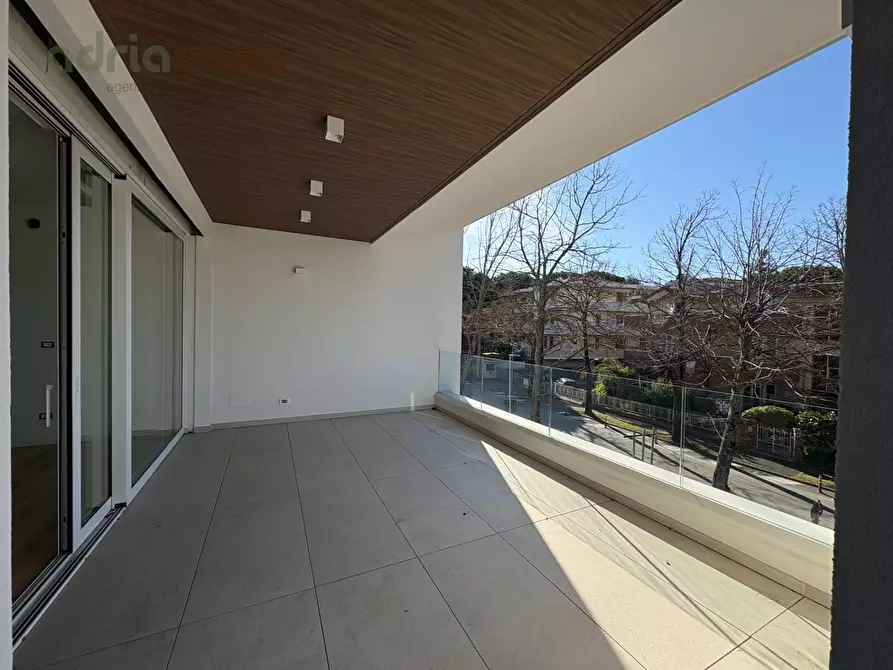Immagine 7 di Appartamento in vendita  in Viale Emilia a Riccione