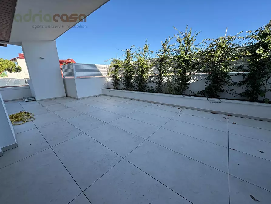 Immagine 6 di Appartamento in vendita  in Viale Emilia a Riccione