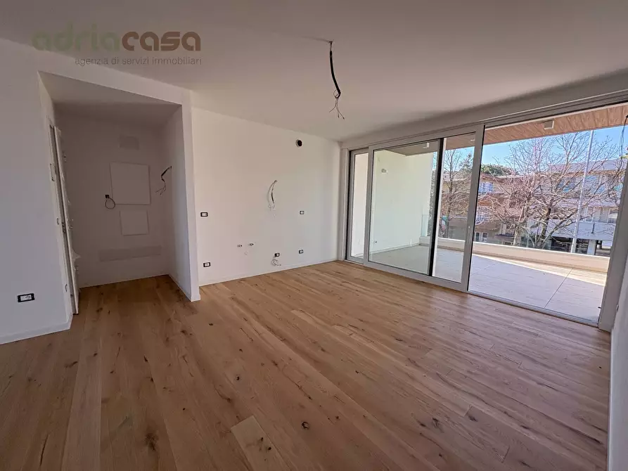 Immagine 10 di Appartamento in vendita  in Viale Emilia a Riccione
