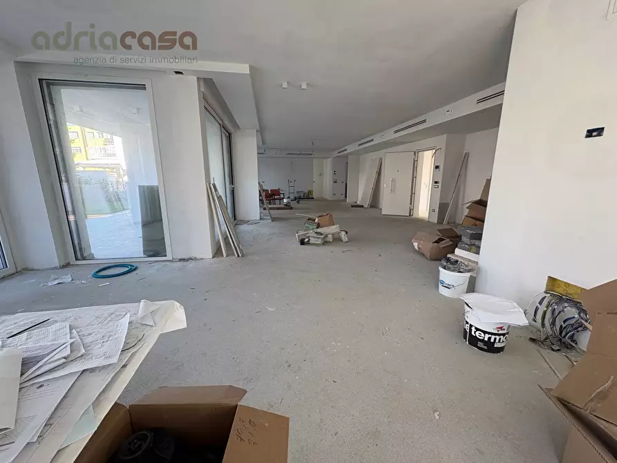 Immagine 3 di Appartamento in vendita  in Viale Emilia a Riccione