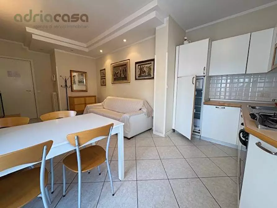 Immagine 4 di Appartamento in vendita  in Viale Trento Trieste a Riccione
