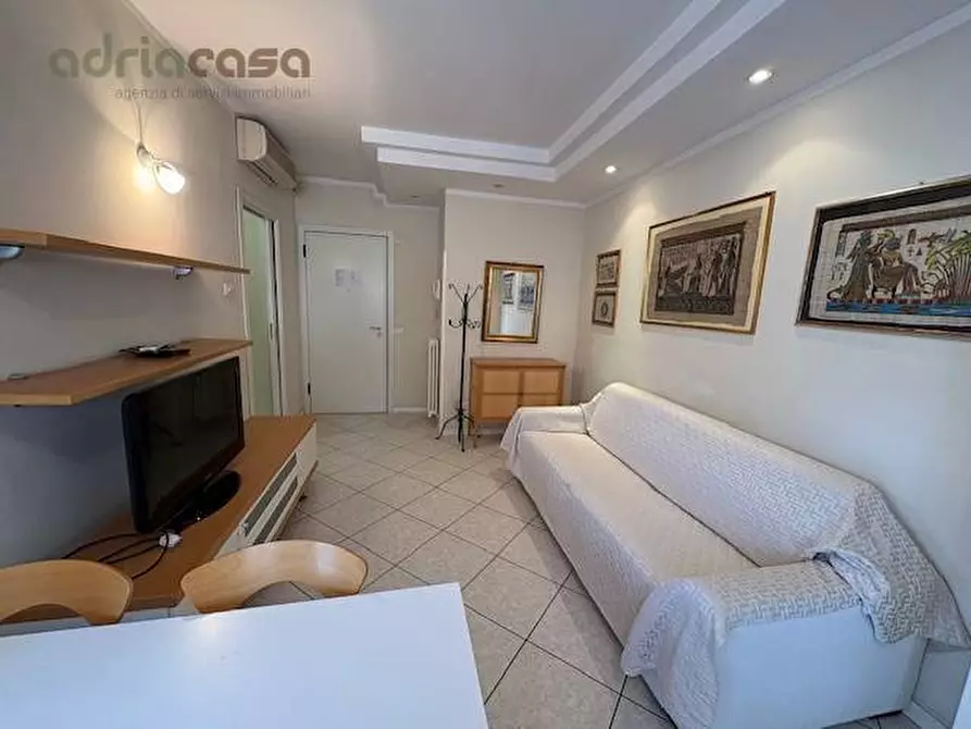 Immagine 3 di Appartamento in vendita  in Viale Trento Trieste a Riccione
