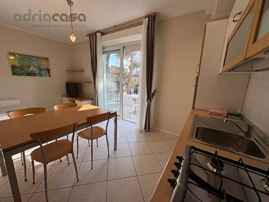 Immagine 3 di Appartamento in vendita  in Viale Trento Trieste a Riccione