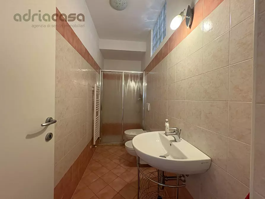 Immagine 11 di Appartamento in affitto  in Viale Emilia a Riccione