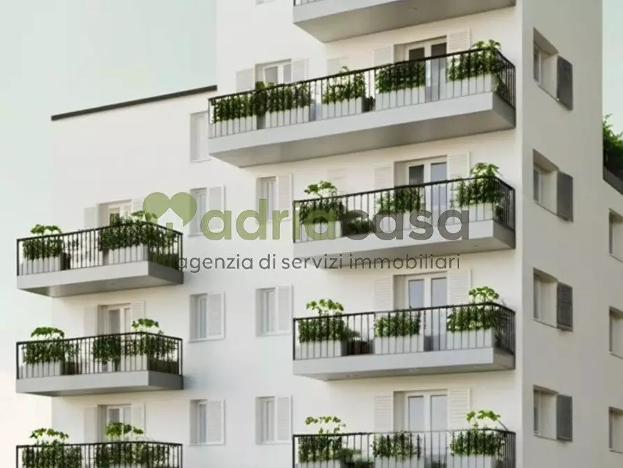 Immagine 1 di Appartamento in vendita  in Viale Regina Margherita a Rimini