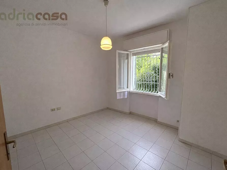 Immagine 5 di Appartamento in vendita  in Via Bixio a Riccione